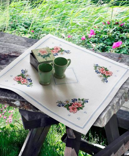 Набор для вышивания Anchor: скатерть "Poppy Daisy & Bluebell Table", MEZ Венгрия, 9240000-03303